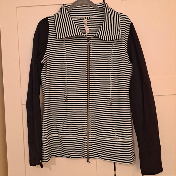 Lululemon stripe jacket 🎲 - Picture 1 of 4